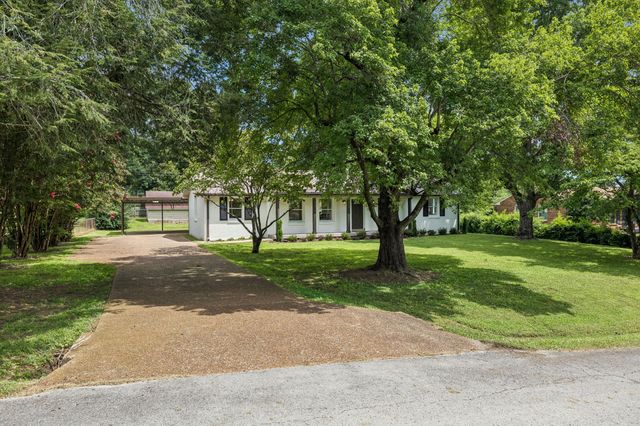 414 Hilltop Dr, Columbia, TN 38401