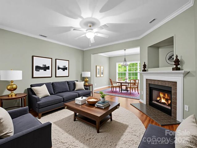 89 Victoria Park Drive, Hendersonville, NC 28792