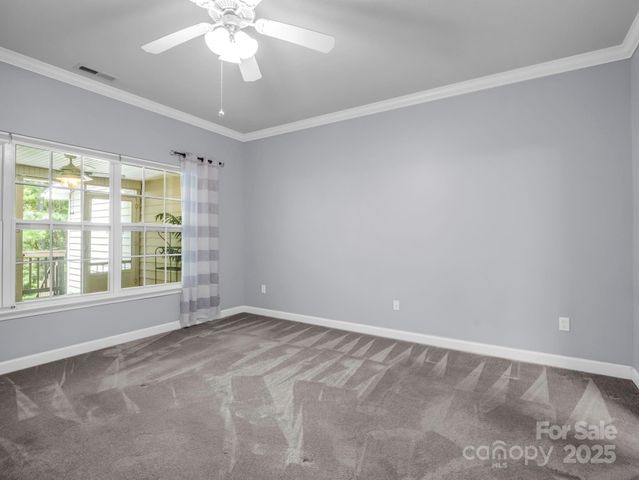 89 Victoria Park Drive, Hendersonville, NC 28792