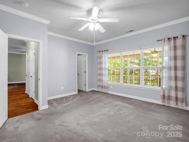 89 Victoria Park Drive, Hendersonville, NC 28792