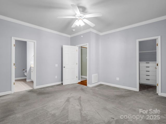 89 Victoria Park Drive, Hendersonville, NC 28792