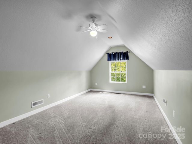 89 Victoria Park Drive, Hendersonville, NC 28792