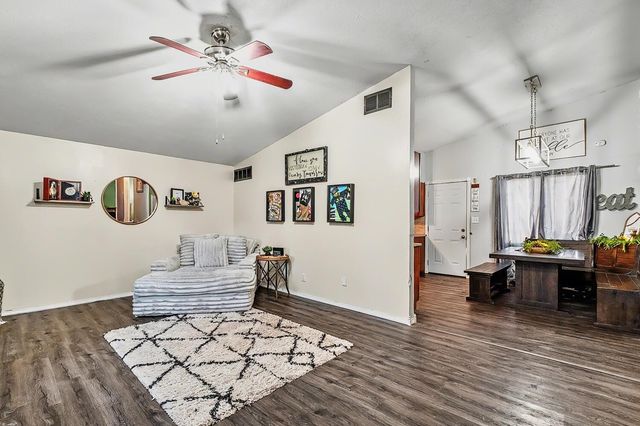 862 N Denmark Ave, Wichita, KS 67212