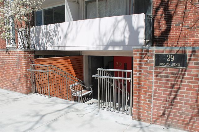 29 Concord 611, Cambridge, MA 02138