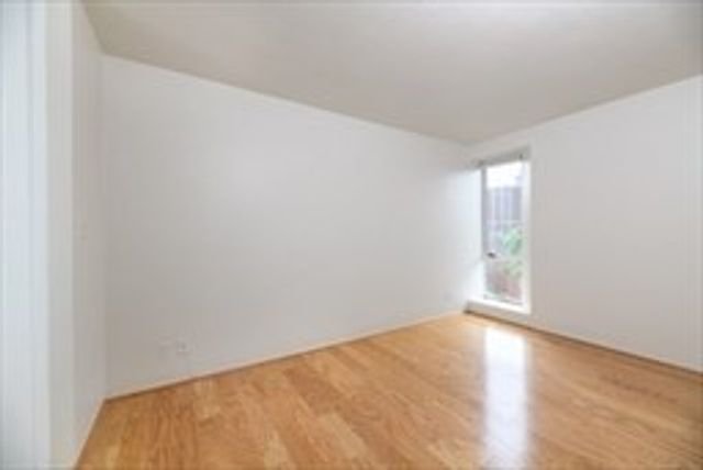 29 Concord 611, Cambridge, MA 02138