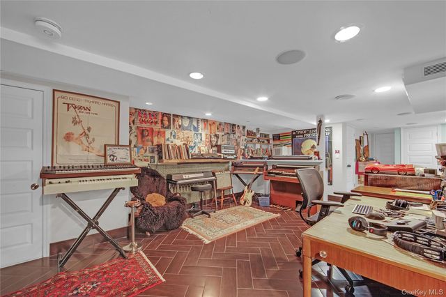 700 Dekalb Avenue, Brooklyn, NY 11216