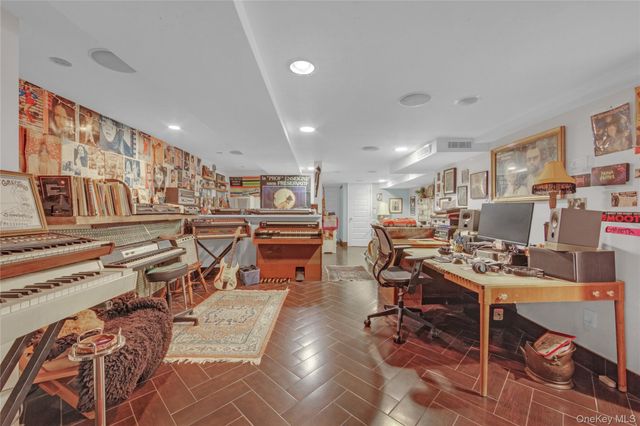 700 Dekalb Avenue, Brooklyn, NY 11216