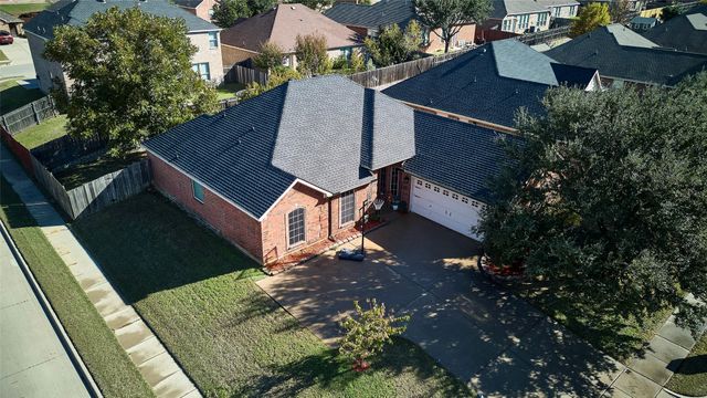 1612 Nashwood Drive, Grand Prairie, TX 75051