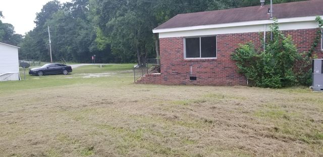 1375 Peurifoy Road, Walterboro, SC 29488