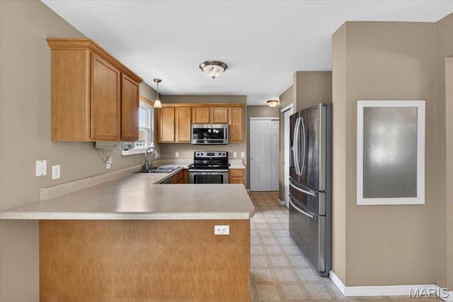 2562 Lakeshore Drive, Columbia, IL 62236