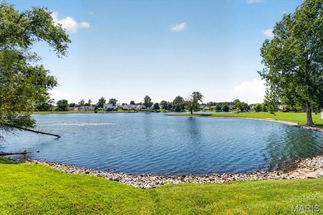 2562 Lakeshore Drive, Columbia, IL 62236