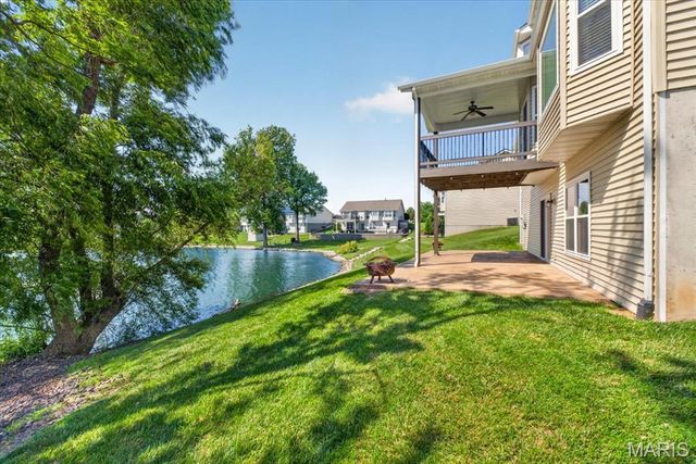 2562 Lakeshore Drive, Columbia, IL 62236