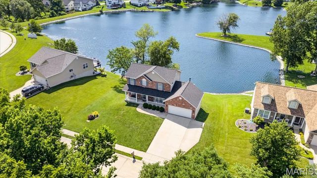 2562 Lakeshore Drive, Columbia, IL 62236