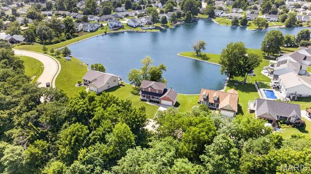 2562 Lakeshore Drive, Columbia, IL 62236