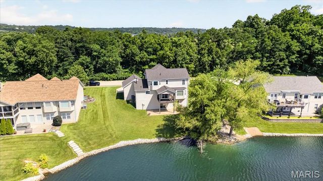 2562 Lakeshore Drive, Columbia, IL 62236