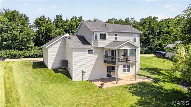 2562 Lakeshore Drive, Columbia, IL 62236