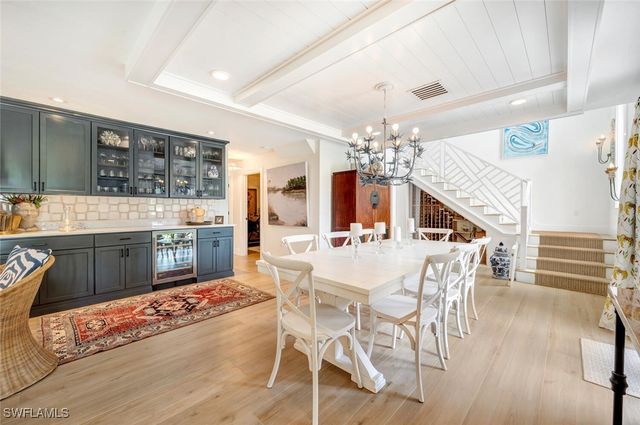 200 Burning Tree DR, Naples, FL 34105