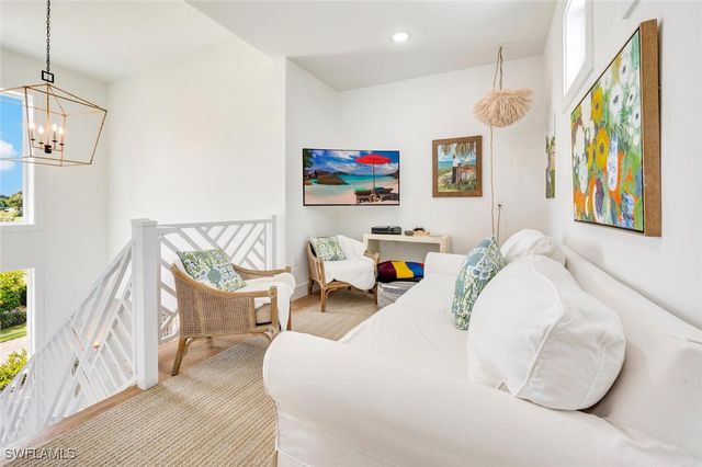 200 Burning Tree DR, Naples, FL 34105