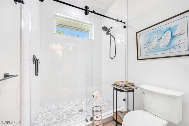 200 Burning Tree DR, Naples, FL 34105