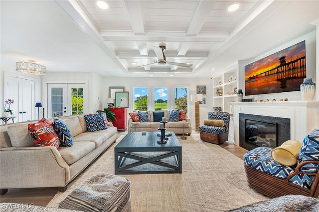 200 Burning Tree DR, Naples, FL 34105