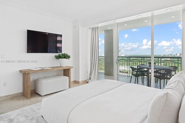 3400 SW 27th Ave 1805, Miami, FL 33133