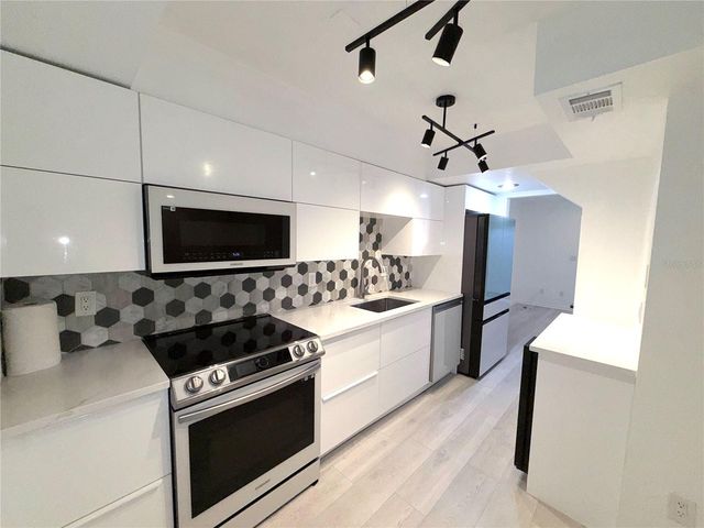 3707 PINE CONE CIRCLE, Clearwater, FL 33760