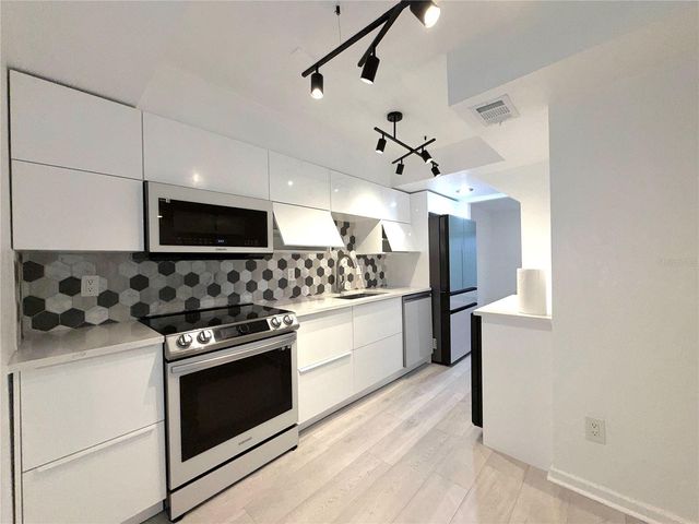 3707 PINE CONE CIRCLE, Clearwater, FL 33760