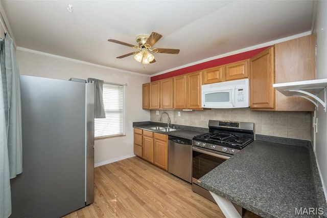 10212 Saint Arthur Lane, St Ann, MO 63074