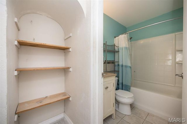 10212 Saint Arthur Lane, St Ann, MO 63074