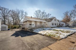 10212 Saint Arthur Lane, St Ann, MO 63074