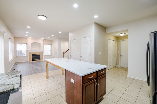 204 Aspen Circle, Gilberts, IL 60136