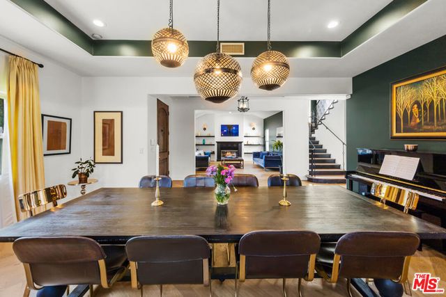 725 Oxford Avenue, Los Angeles, CA 90292