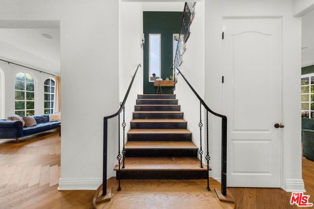 725 Oxford Avenue, Los Angeles, CA 90292