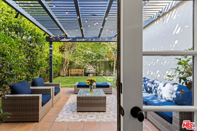725 Oxford Avenue, Los Angeles, CA 90292