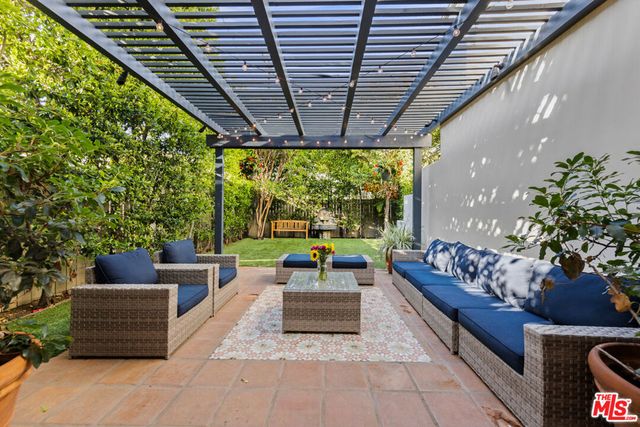 725 Oxford Avenue, Los Angeles, CA 90292