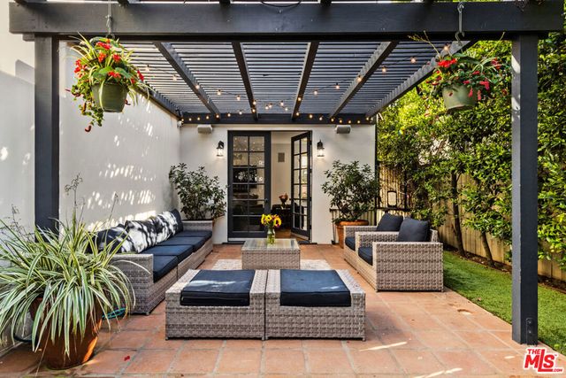 725 Oxford Avenue, Los Angeles, CA 90292