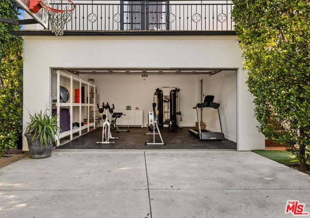 725 Oxford Avenue, Los Angeles, CA 90292