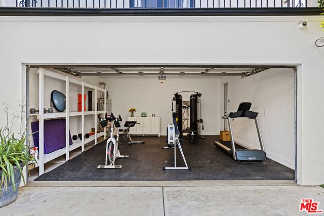 725 Oxford Avenue, Los Angeles, CA 90292