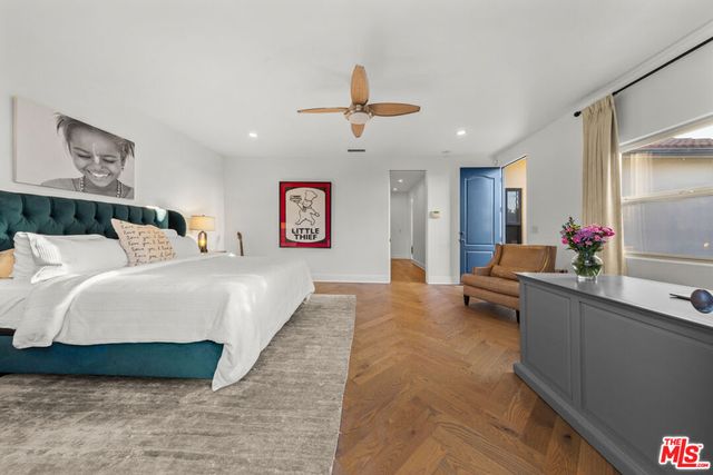 725 Oxford Avenue, Los Angeles, CA 90292