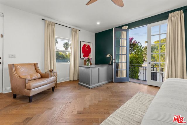 725 Oxford Avenue, Los Angeles, CA 90292
