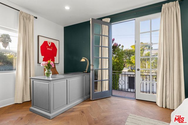 725 Oxford Avenue, Los Angeles, CA 90292