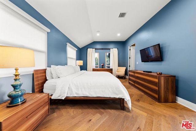 725 Oxford Avenue, Los Angeles, CA 90292