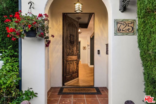 725 Oxford Avenue, Los Angeles, CA 90292