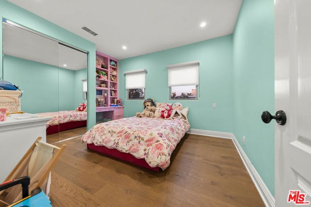 725 Oxford Avenue, Los Angeles, CA 90292