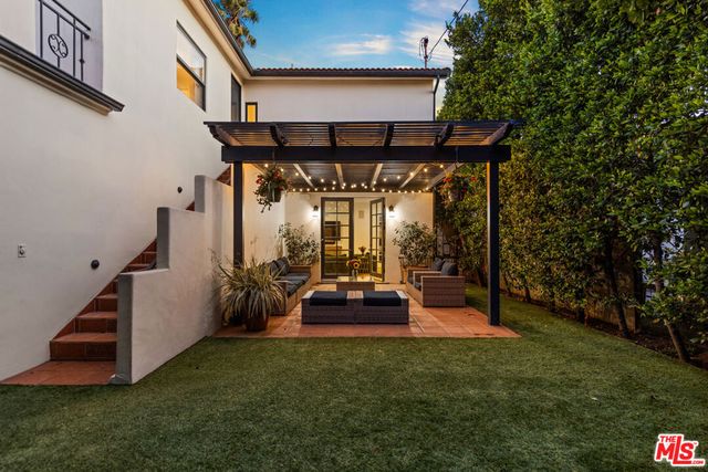 725 Oxford Avenue, Los Angeles, CA 90292