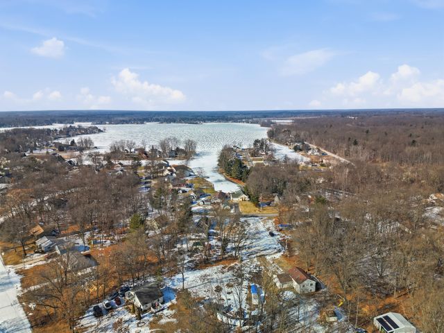 17091 Winona Court, Howard City, MI 49329