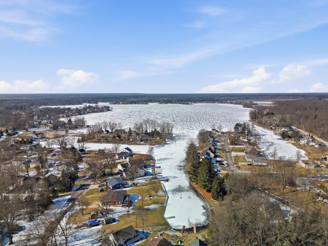 17091 Winona Court, Howard City, MI 49329