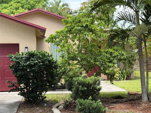 1561 NW 7th Terrace, Pompano Beach, FL 33060