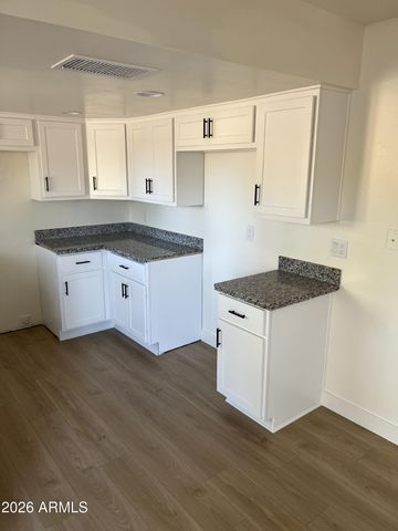 10 W CONCORDA Drive 104, Tempe, AZ 85282