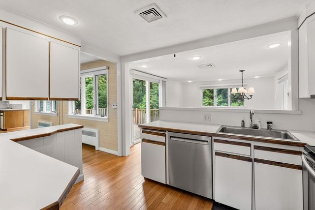 25 Countryside Ln, Marblehead, MA 01945